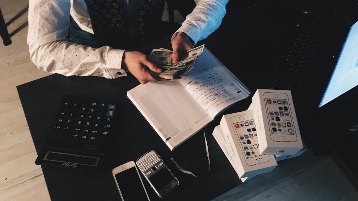 Small Business Banking: How to Choose the Right Bank Account