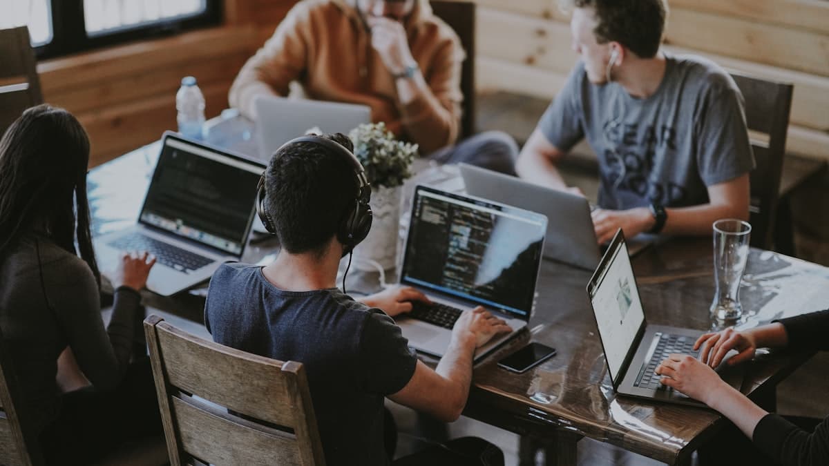 Best Workplace Communication Tools for Small Businesses